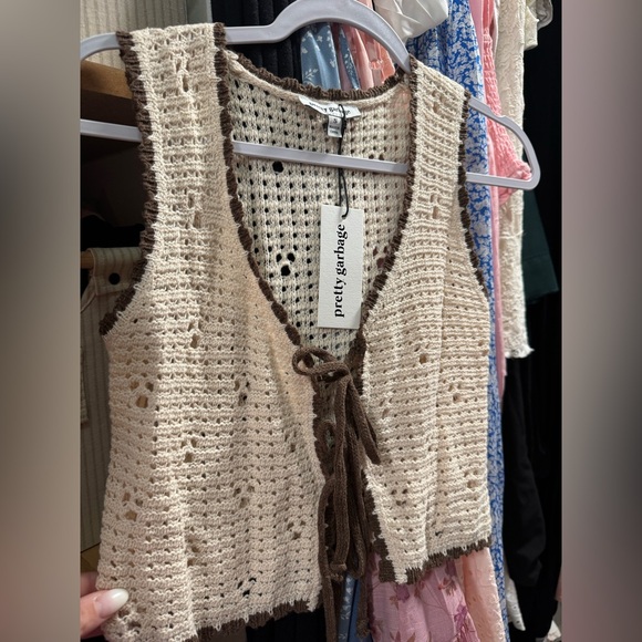 Crochet tank with front ties - Picture 2 of 2